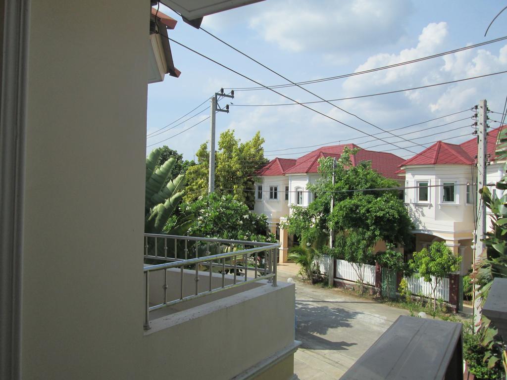 Villa Kamalar Palace à Ayutthaya Extérieur photo