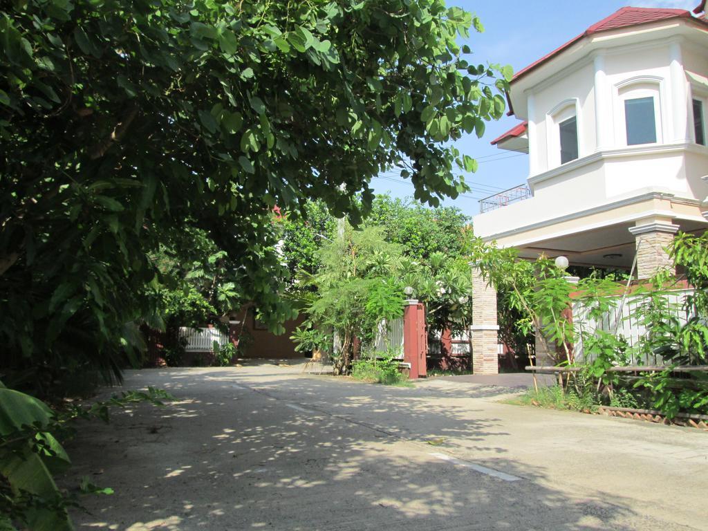 Villa Kamalar Palace à Ayutthaya Extérieur photo